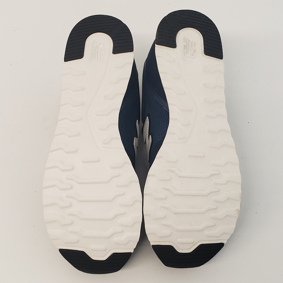 New Balance Men's Athleisure Classic Sneakers - US10.5 - Picture 9 of 11